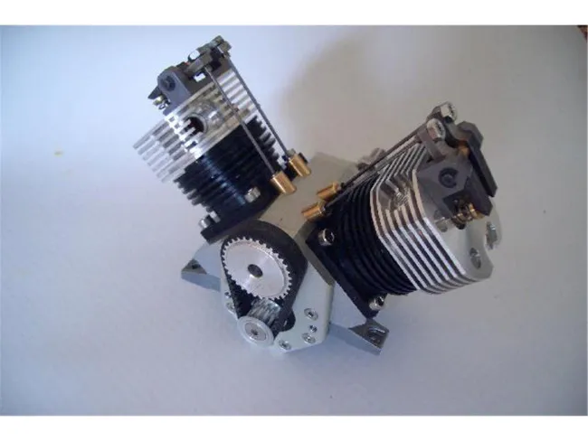 2-Zylinder V-Motor 35 ccm