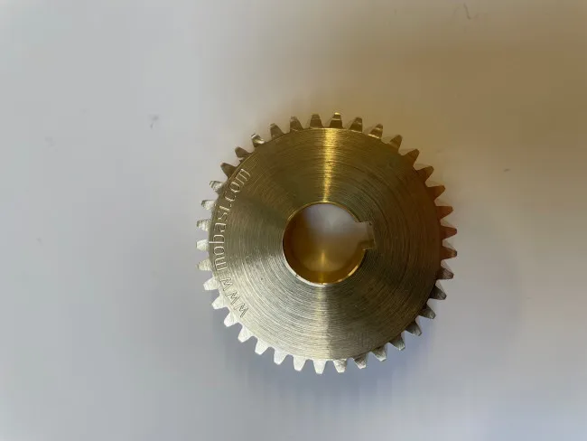 Antriebszahnrad Z37, Verzahnung linkssteigend für Bernardo Proficenter 700 BQV aus Messing