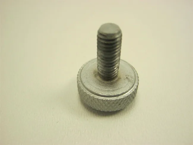 Rändelschraube MB 4