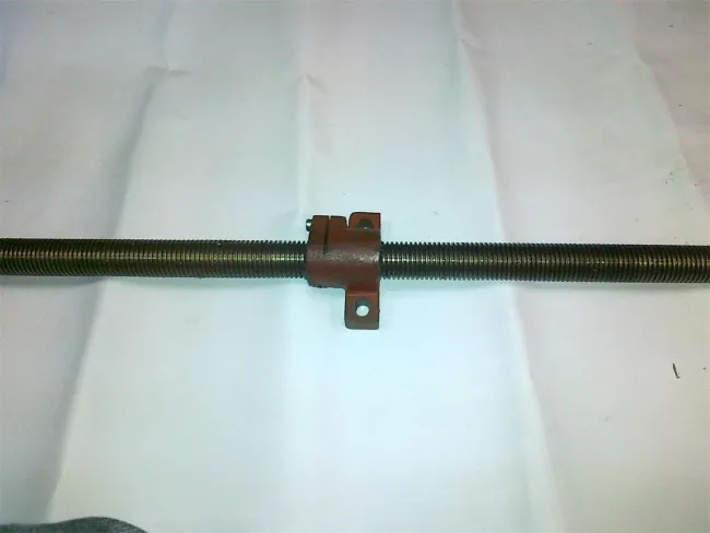 Trapezgewindespindeln 20 x 3 mit Mutter