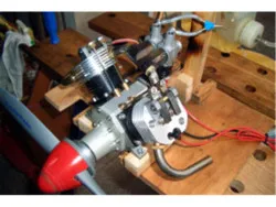 2-Zylinder V-Motor 35 ccm