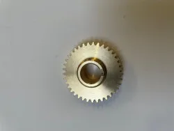 Antriebszahnrad Z37, Verzahnung linkssteigend für Bernardo Proficenter 700 BQV aus Messing