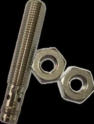 Induktiver Näherungsschalter 8mm PNP mit Stecker